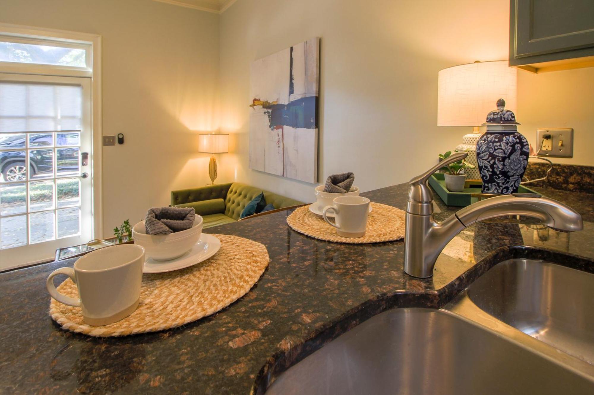 Apartmán Private Patio Retreat In Charming Downtown Savannah Exteriér fotografie